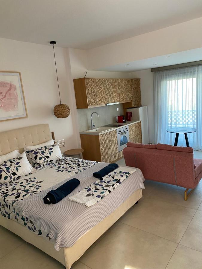 Anax Suite Pera Gyalos Luaran gambar